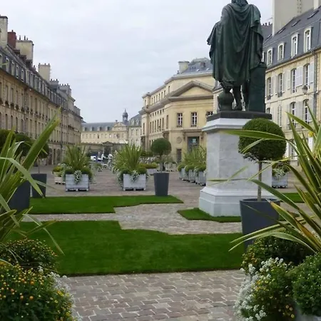 Appt Premium Centre Chateau Terrasse 2 6p Vue Exceptionnelle דירה *